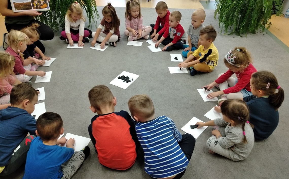 Krasnoludki w świecie dinozaurów