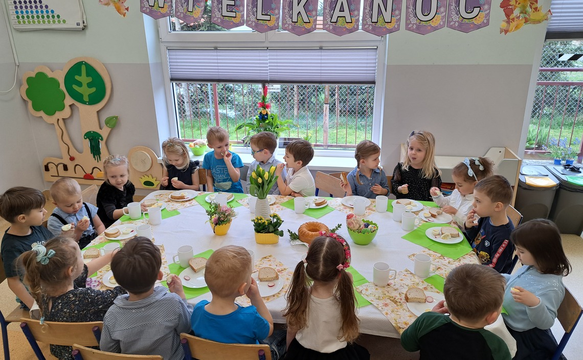 Śniadanie Wielkanocne w grupie Krasnoludków