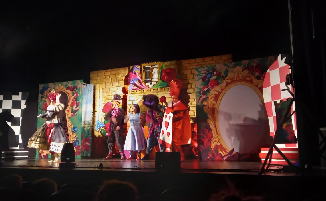 Wyjazd Krasnoludków na musical pt. "Alicja w krainie czarów"