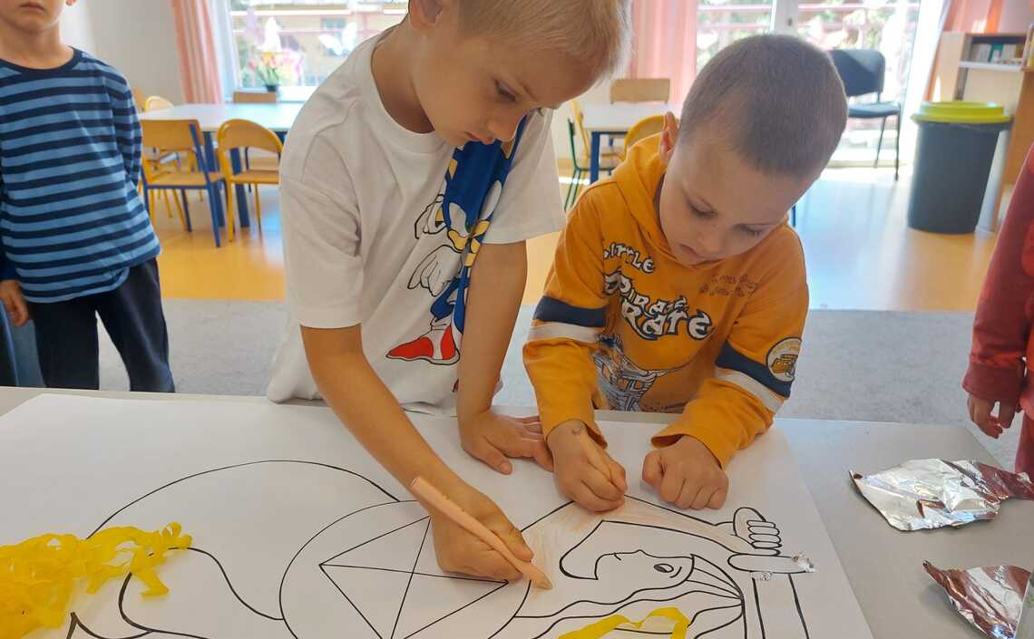Projekt artystyczny pt. MAŁY PATRIOTA w wykonaniu Słoneczek