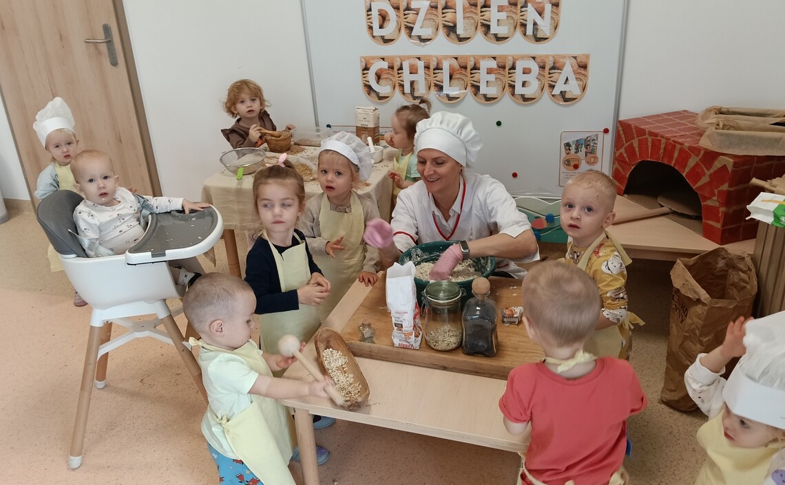 Dziś w naszym żłobku "Przystanek Maluszka" zapachniało domowym chlebem!