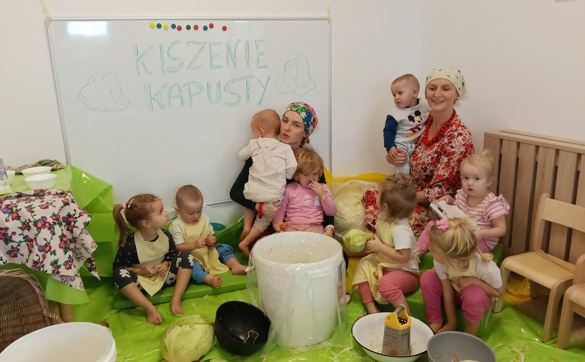 Kiszenie kapusty w Żłobku "Przystanek Maluszka"