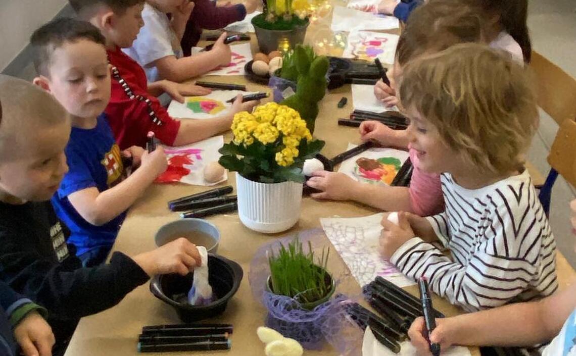 Pisanki, jajka malowane w wykonaniu Żabek 🐣🥚