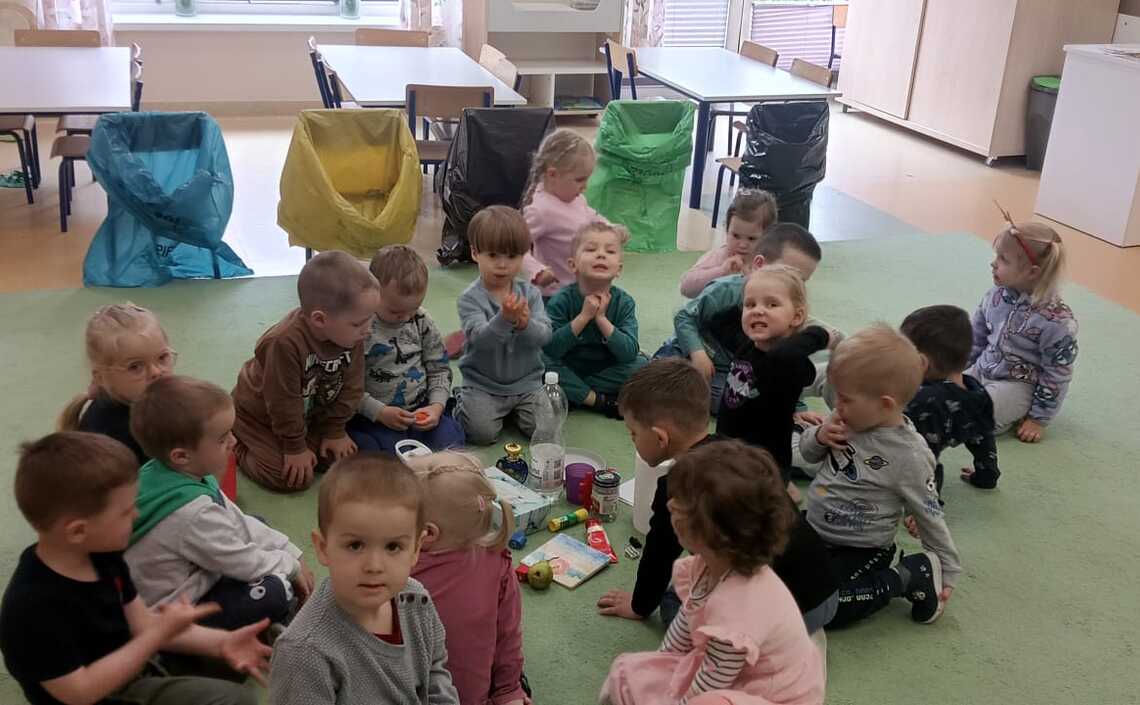 Krasnoludki segregacja śmieci ☺️