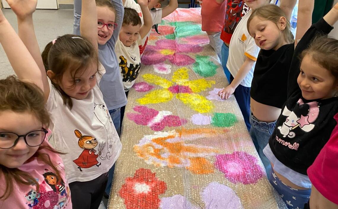 Wiosenna bąbelkowa łąka🌷🌺🌸Żabki