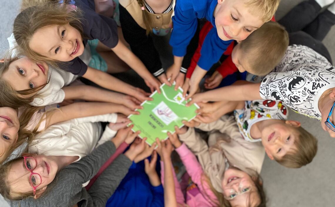 Książka autorstwa grupy Żabek 🐸Praca dzieci z oddziału 🐸 dziękujemy Gabrysi i jej mamie za zrealizowanie pięknego przedsięwzięcia 🐶
